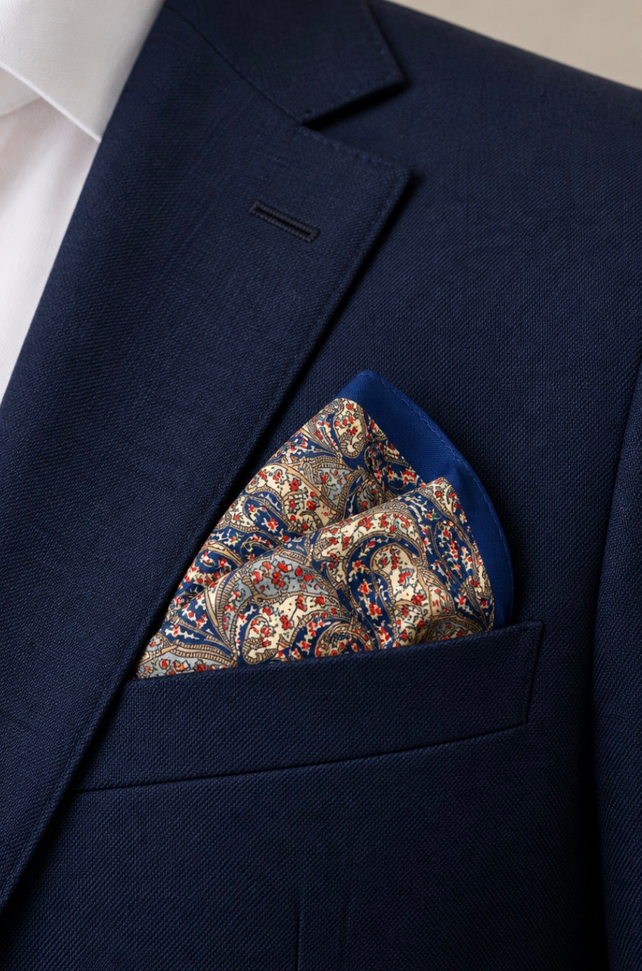 Einstecktuch Navy – Paisley-Muster in Creme & Rot