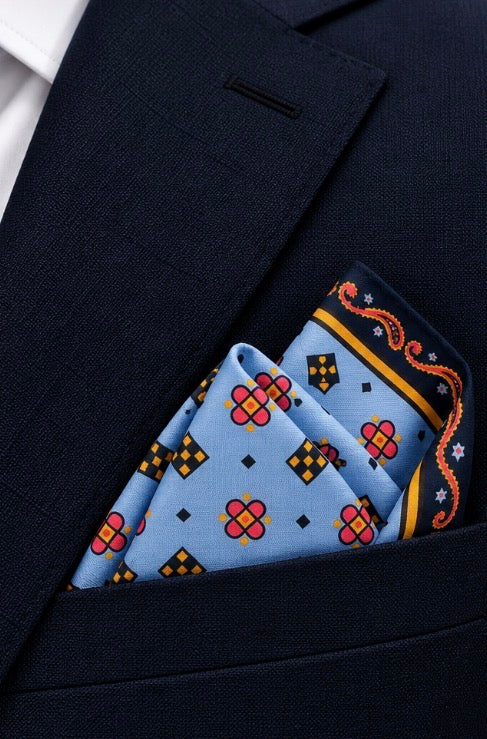Einstecktuch Hellblau mit geometrischem Muster & Paisley-Bordüre