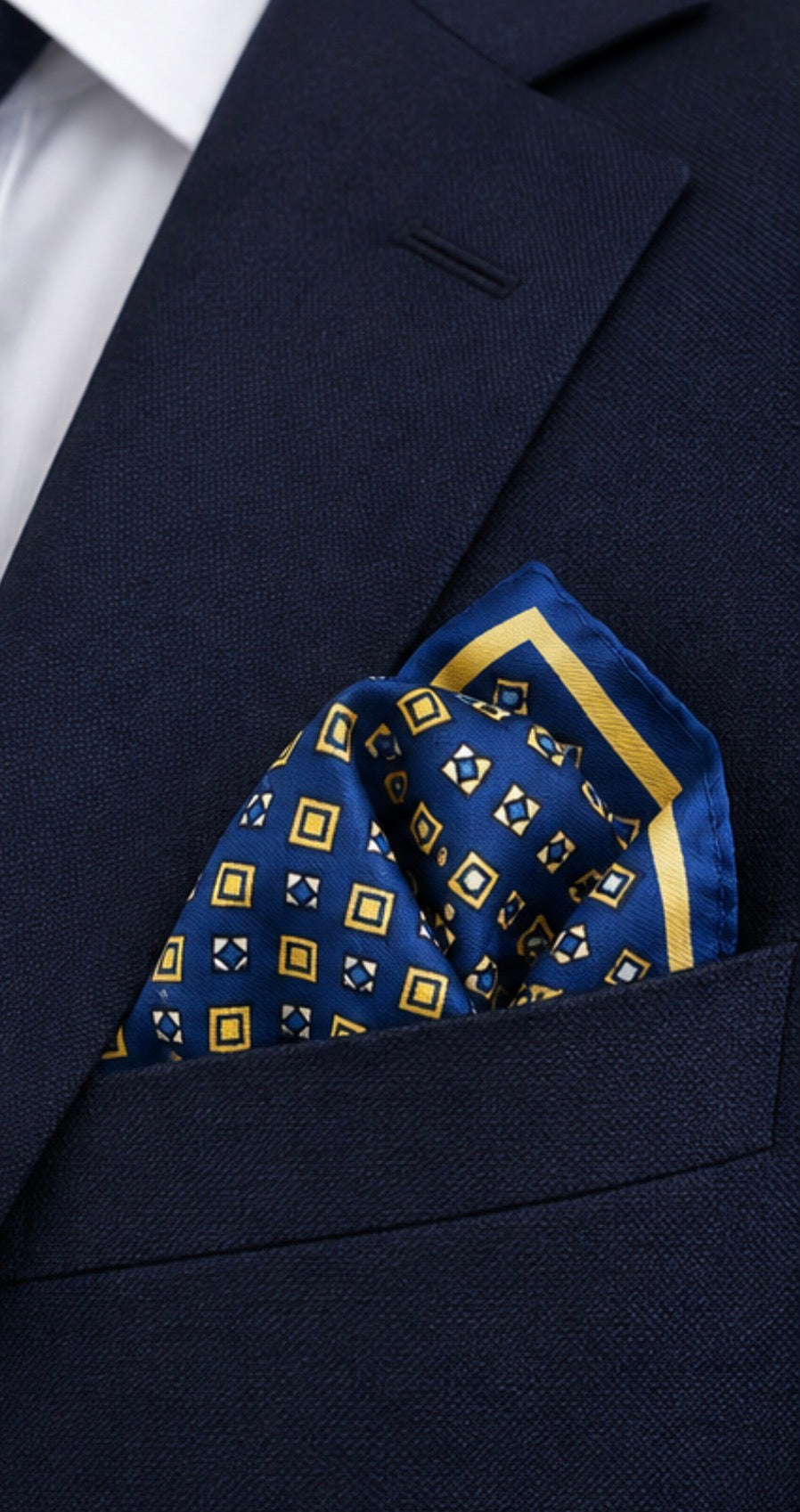 Einstecktuch Royalblau – Gelb-Weißes Rautenmuster