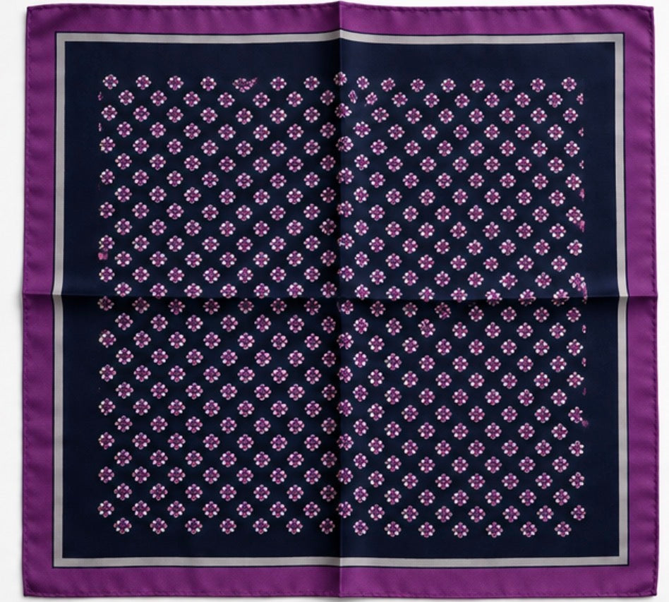 Einstecktuch Dunkelblau mit kleinem Blumenmuster in Lila & Weiß