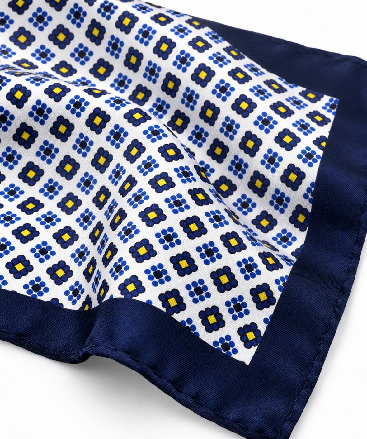 Einstecktuch Navy-Weiß mit geometrischem Rautenmuster
